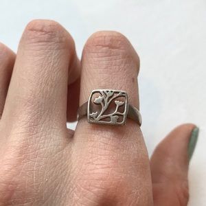 Sterling silver floral ring